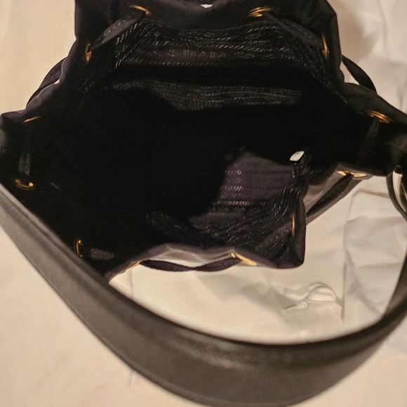 Prada bucket bag - Picture 5 of 5